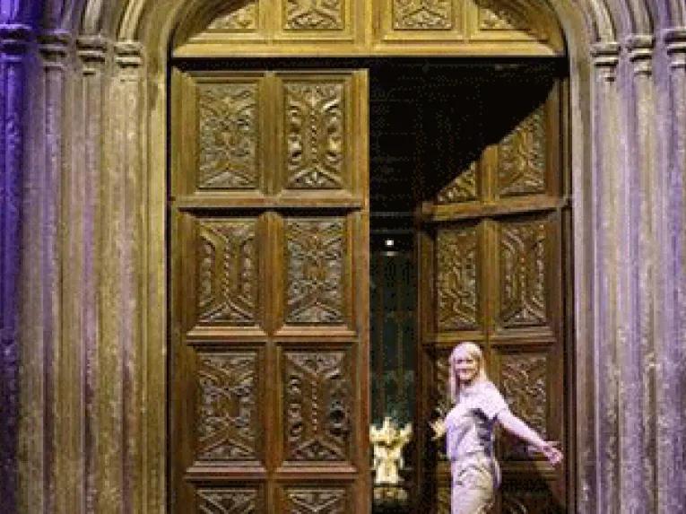 Warner Bros. Studio Tour + 4-hour Hop-On Hop-Off London Bus Tour