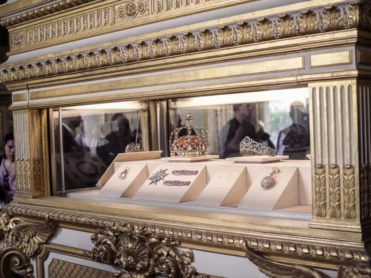 Closing Time At The Louvre: The Mona Lisa At Her Most Peaceful