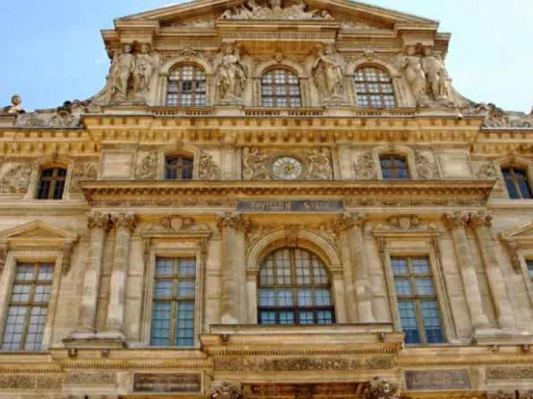 Louvre Museum Guided Tour with Skip the Line Access