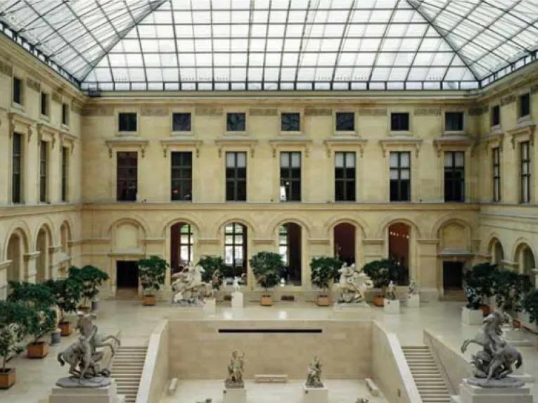 Louvre Museum Guided Tour with Skip the Line Access