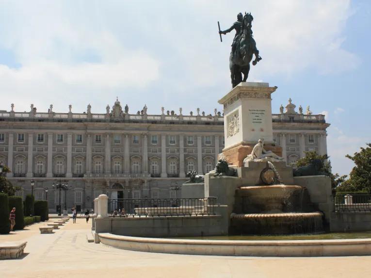 Madrid Highlights and Skip the Line Royal Palace Tour