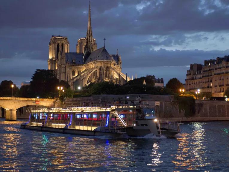 Eiffel Tower Dinner and Seine River Cruise