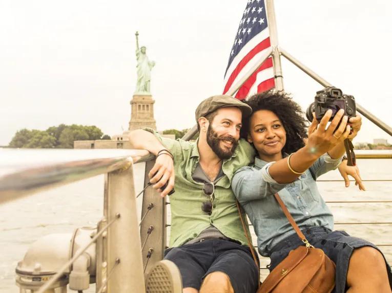 New York Water Taxi Hop-on Hop Off Sightseeing Cruise