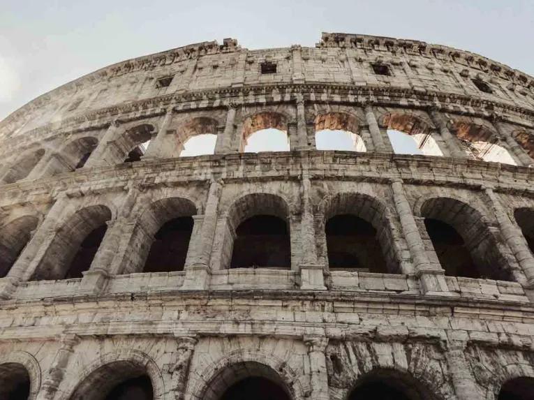 Skip the Line: Premium Colosseum Tour with Roman Forum & Palatine Hill