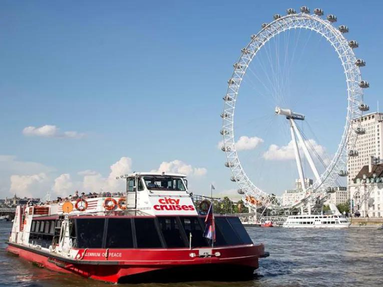 River Thames Hop-on Hop-off Sightseeing Cruise & Tower of London Combo Ticket