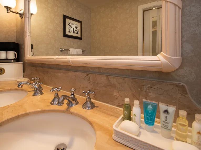 Outer Bldg - Standard Room - Club Level