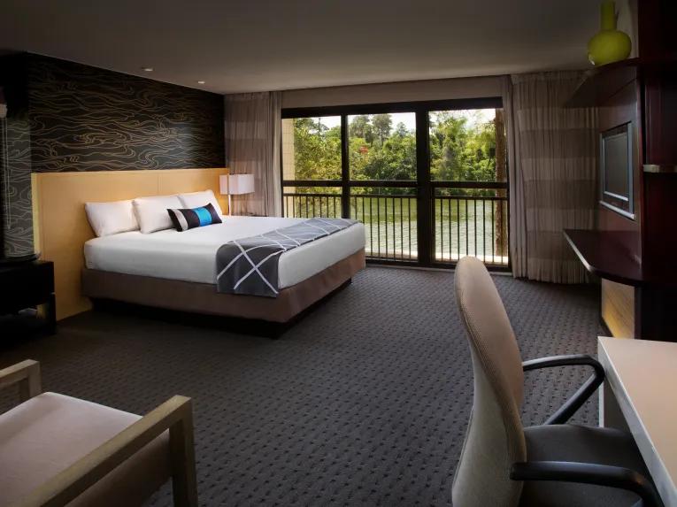 Bay Lake View - 1 Bedroom Suite - Club Level