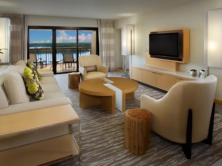 Bay Lake View - 2 Bedroom Suite - Club Level