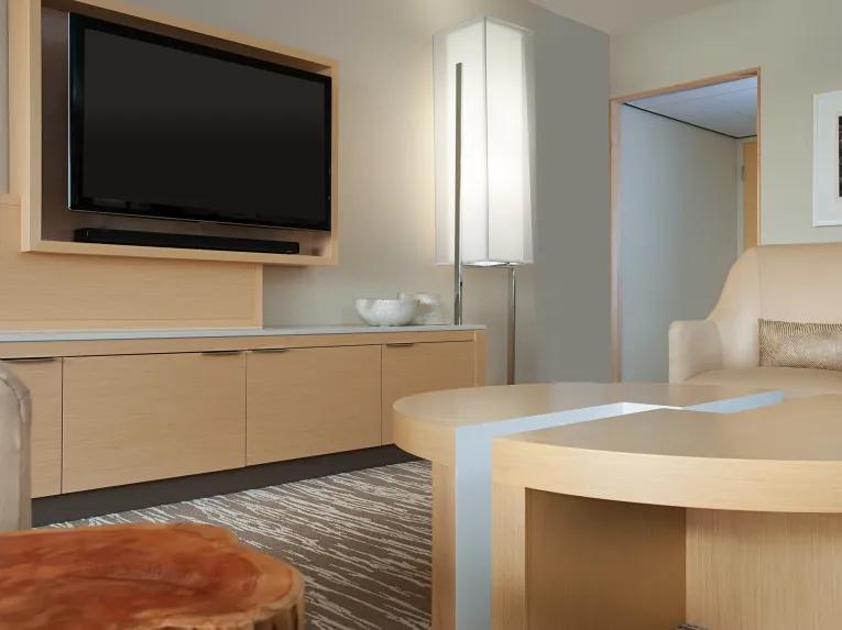 Bay Lake View - 2 Bedroom Suite - Club Level