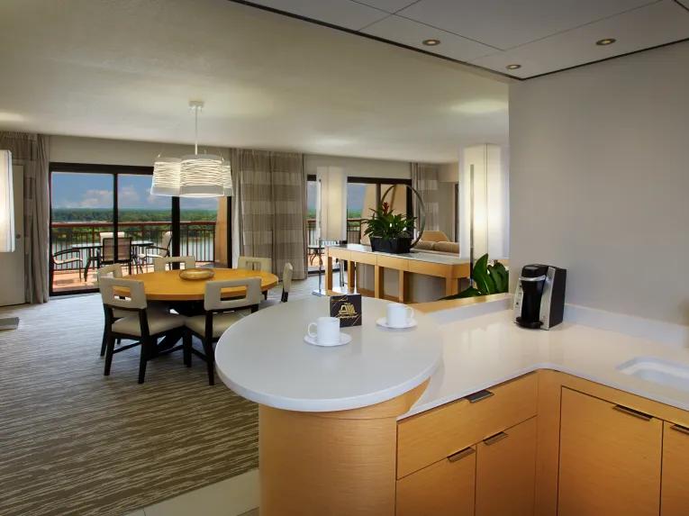 Bay Lake View - 2 Bedroom Suite - Club Level