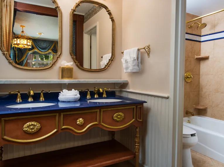 Royal Guest Room - Water View