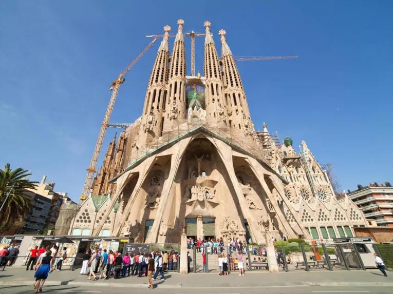 Sagrada Familia and Gaudi Tour