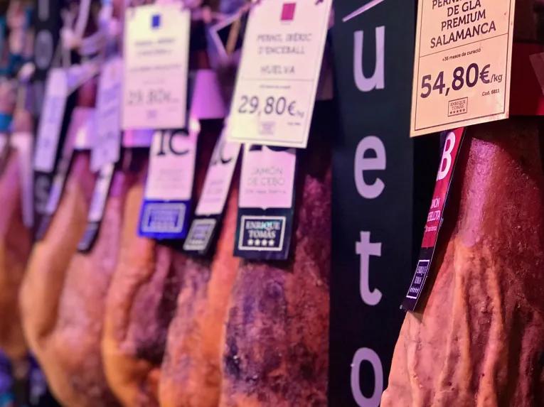 Welcome to Barcelona City Tour: Old Town, Historic Port and Cathedral Rooftop