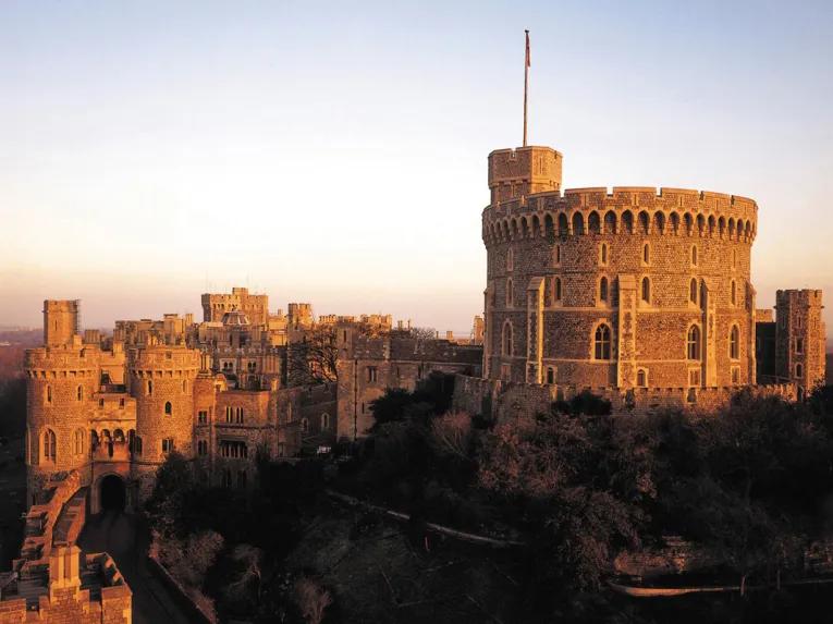 Visit to Windsor Castle and Afternoon Tea for Two - Experience Voucher