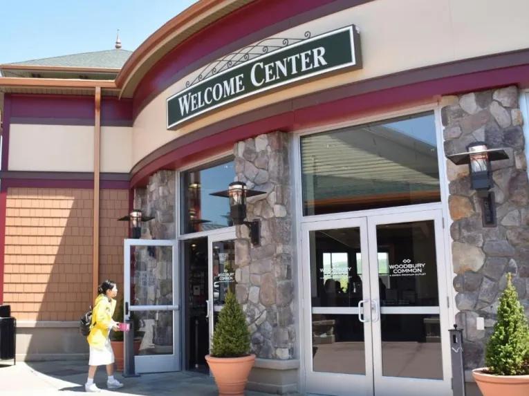 Woodbury Common Premium Outlets Shopping Tour