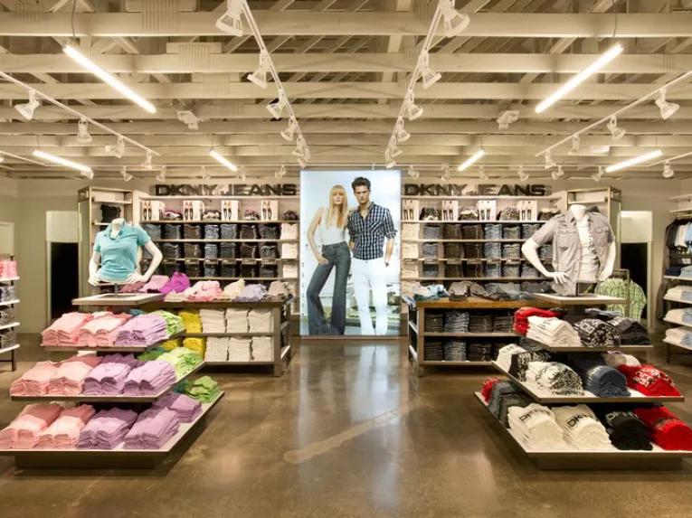 Woodbury Common Premium Outlets Shopping Tour