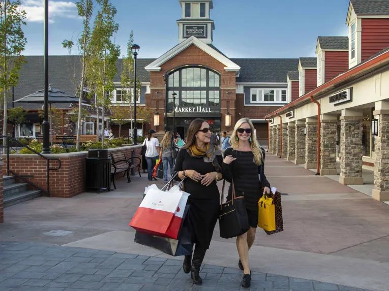 Woodbury Common Premium Outlets Shopping Tour