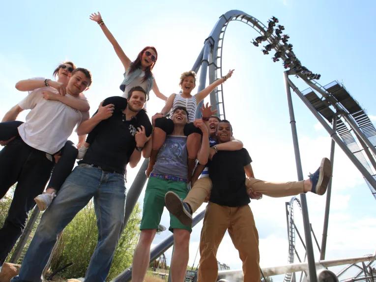 STudents in front of Swarm at Thorpe Park