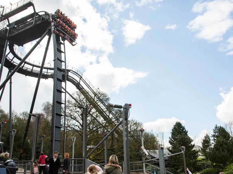 Huge vertical drop on Oblivion at Alton Towers