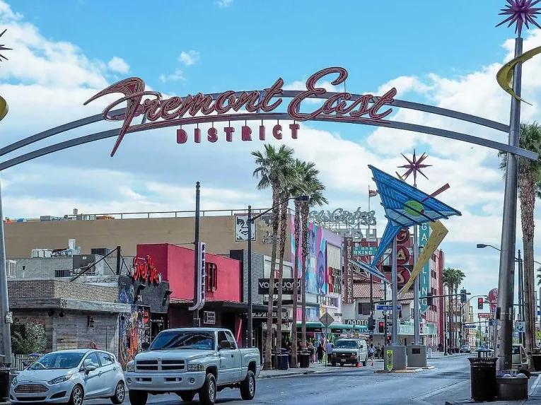 Las Vegas Downtown - Fremont St. Walking Tour