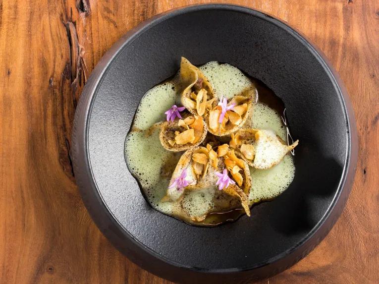 Self-guided Finger Licking Foodie Tour - Chinatown