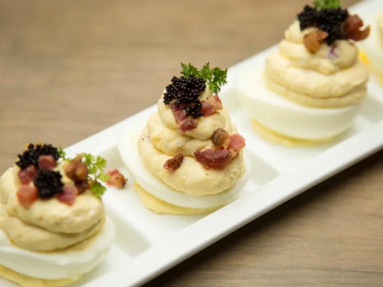 Self-guided Finger Licking Foodie Tour - Downtown