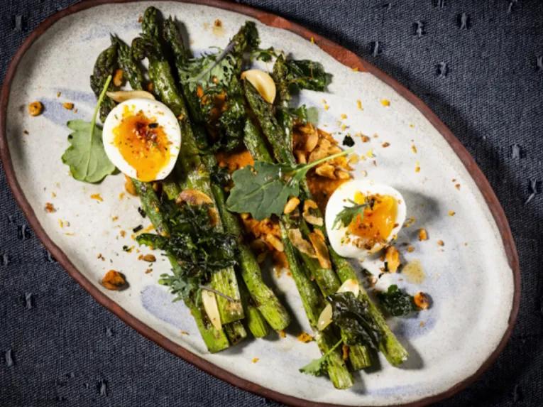 Self-guided Finger Licking Foodie Tour - Chinatown