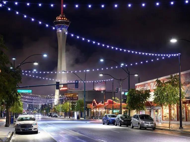 Self-guided Finger Licking Foodie Tour - Arts District