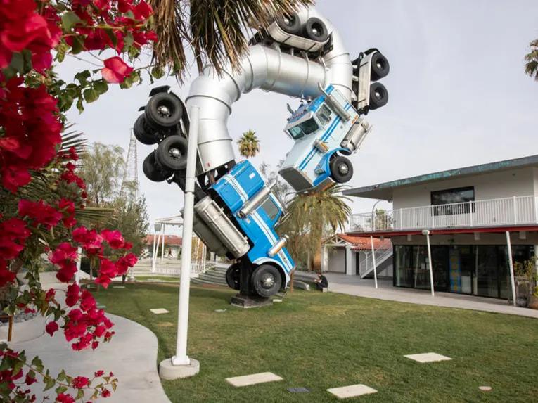 Self-guided Finger Licking Foodie Tour - Downtown