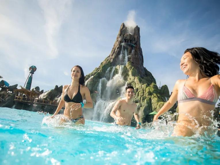 Guests playing in Wave Pool at Universal's Islands of Adventure