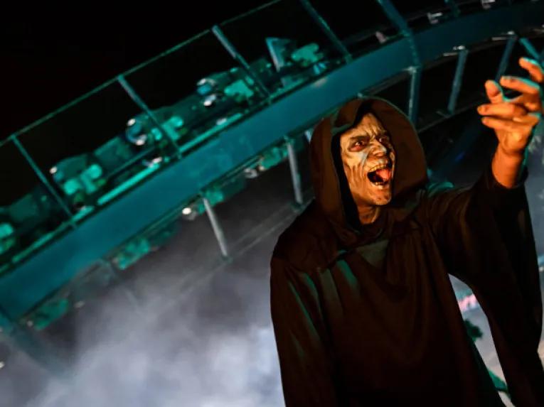 Scare character at SeaWorld Howl-O-Scream