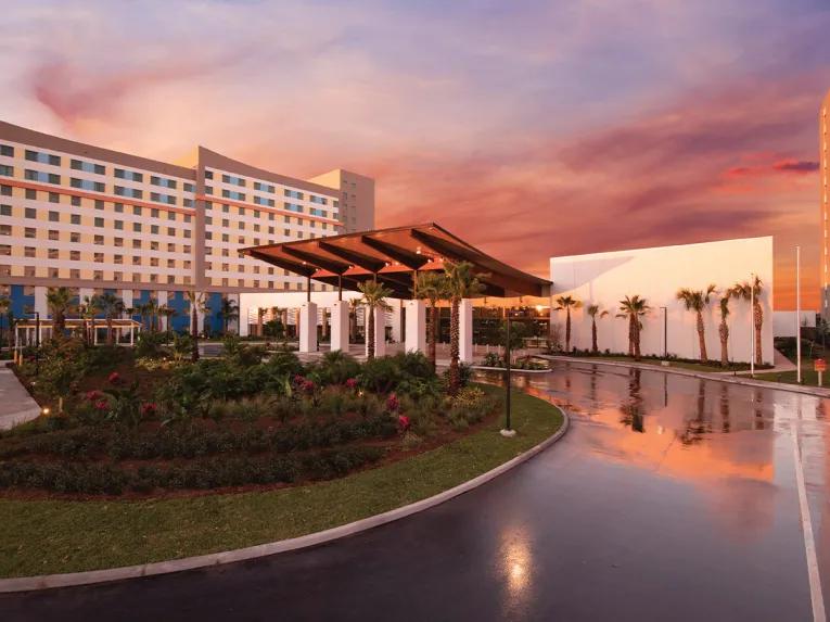 Endless Summer – Dockside