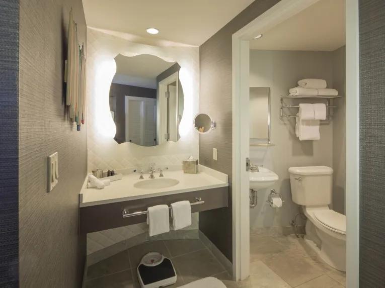 Hard Rock Hotel Standard Queen Bathroom