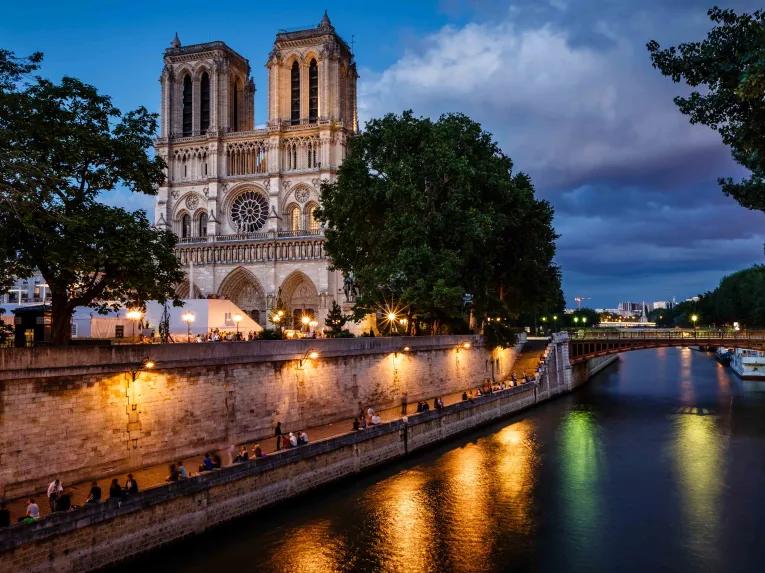 Paris by Night Bus Tour