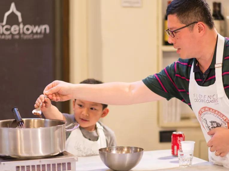 Gelato and Pizza making class in Milan