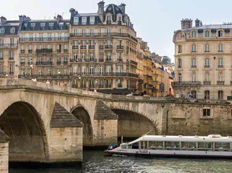 Romantic cruise PARIS