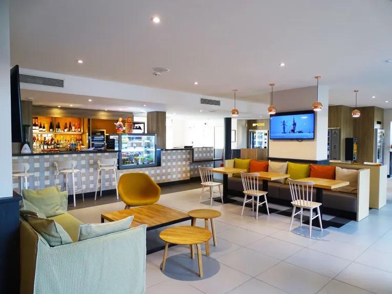 Campanile Val de France Lounge