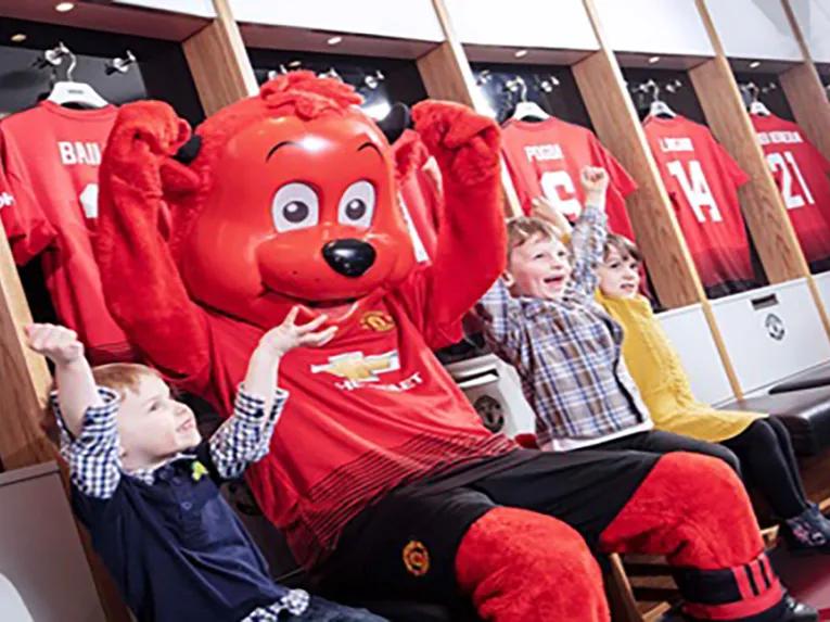 manchester_united_locker_room
