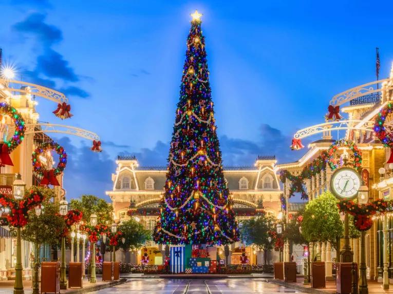 Main Street, U.S.A. at Christmas, Magic Kingdom Park
