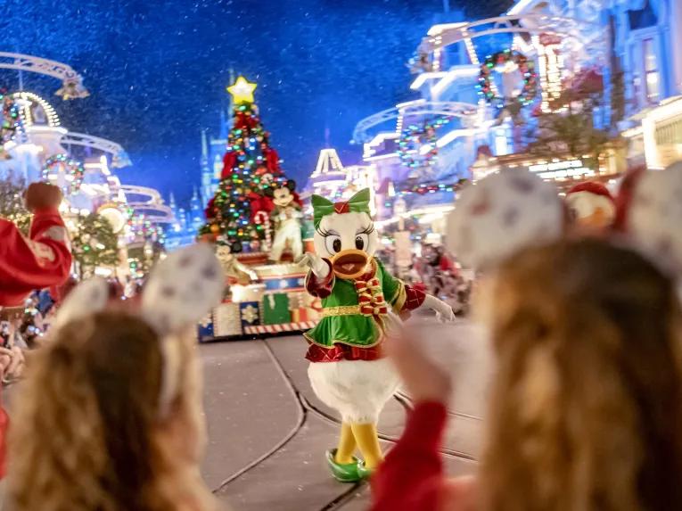 Mickey’s Once Upon a Christmastime Parade, Mickey's Very Merry Christmas Party