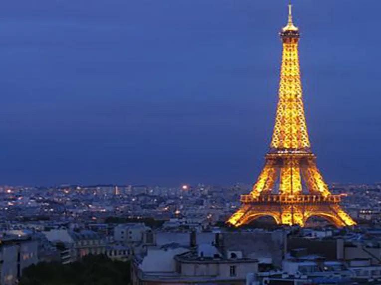 eiffel-tower-illuminated