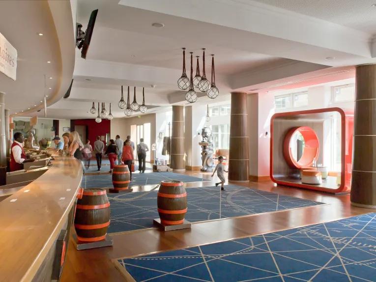 Lobby, Explorers Hotel Marne-la-Vallée