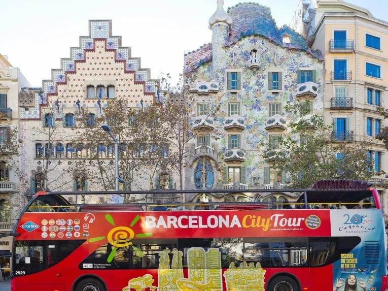 sightseeing-on-the-bus