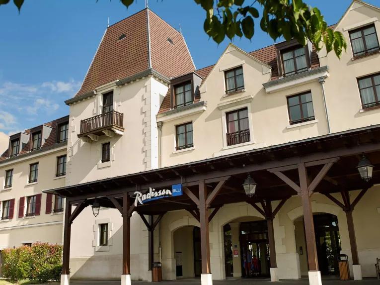 Radisson Blu Hotel Exterior