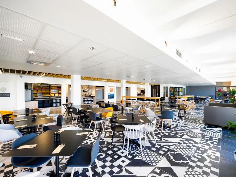 Staycity Aparthotel Bar