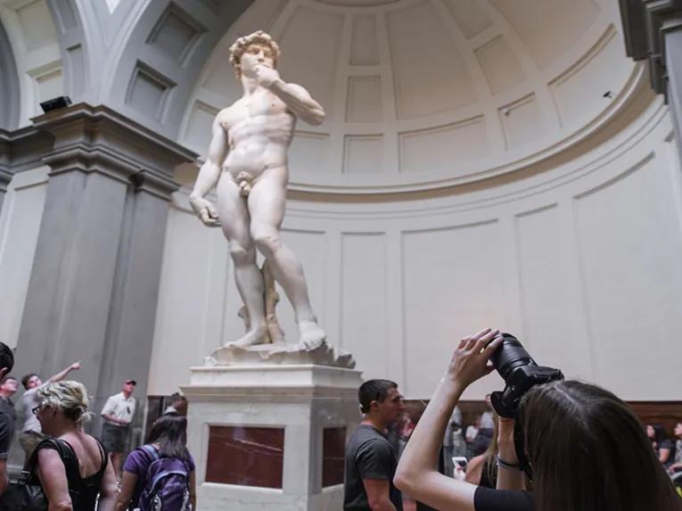 The-David-from-below