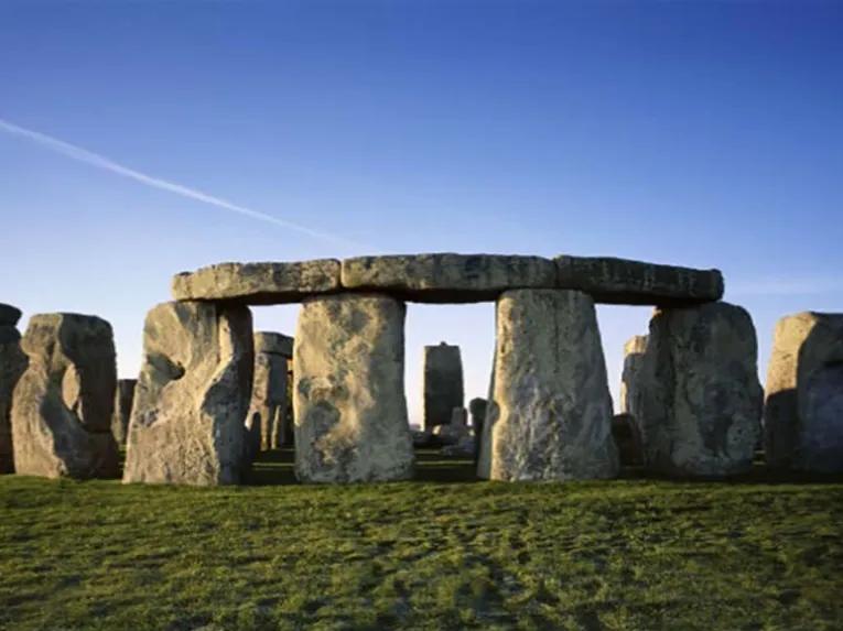 circle-of-stonehenge