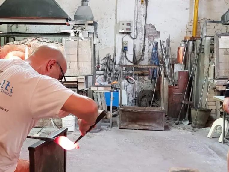 guy-making-glass