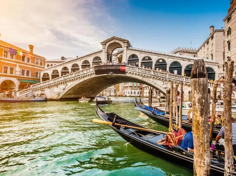 bridge-and-gondolas