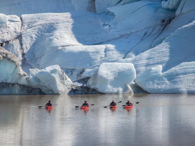 Glacial-kayaking